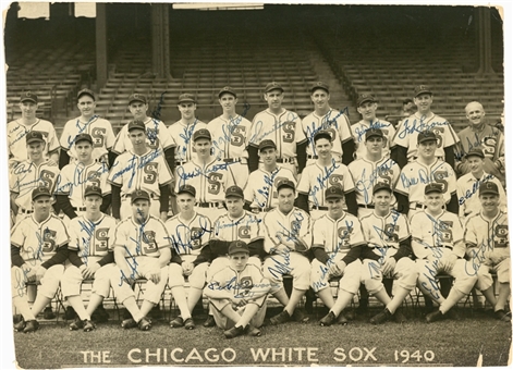 1940 Chicago White Sox Team Signed Original Photo With 30 Signatures Including Appling & Lyons (JSA)
